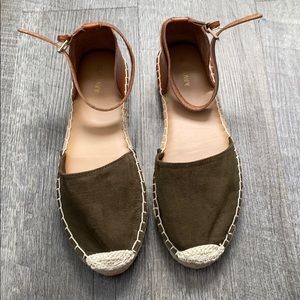 Old navy Shoes - never worn - Size 8
